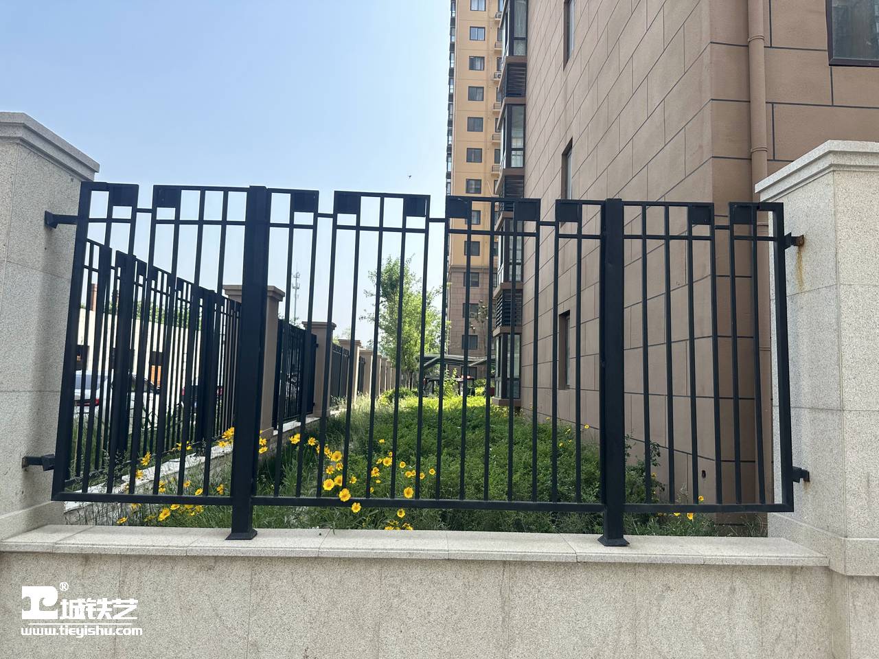抖音万款铁艺栏杆第522期-视频讲解-铁艺围栏|铁艺围墙|围墙护栏TW23121-实景拍摄-图4