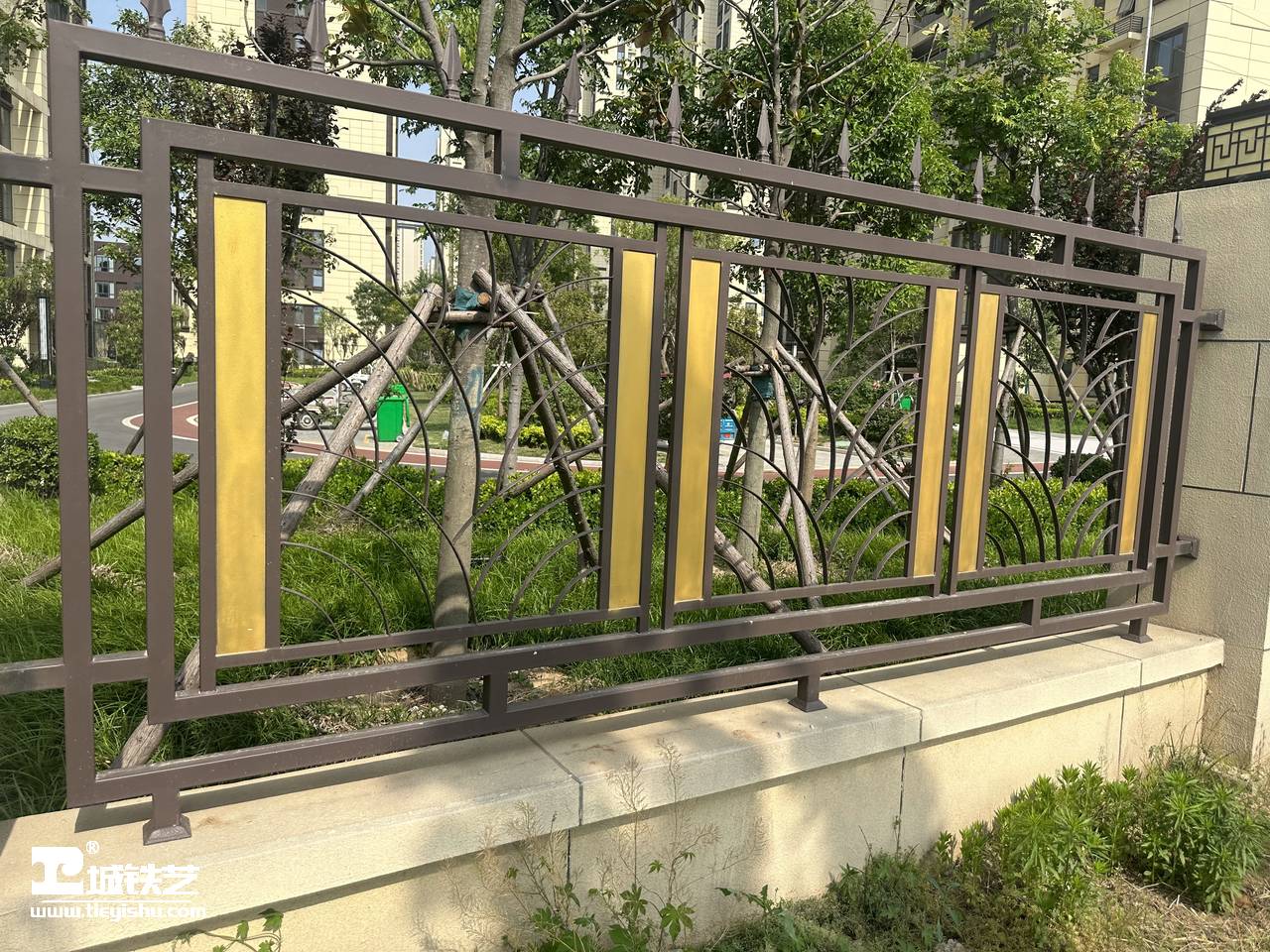 抖音万款铁艺栏杆第549期-视频讲解-铁艺围栏|铁艺围墙|围墙护栏TW23139-实景拍摄-图5