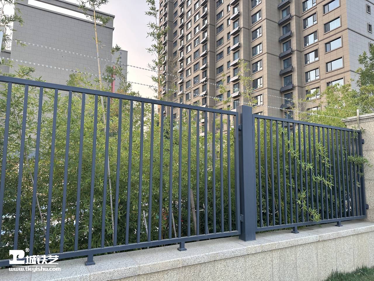 抖音万款铁艺栏杆第620期-视频讲解-铁艺围栏|铁艺围墙|围墙护栏TW23195-实景拍摄-图5