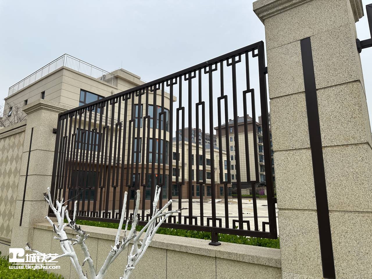 抖音万款铁艺栏杆第726期-视频讲解-铁艺围栏|铁艺围墙|围墙护栏TW23287-实景拍摄-图1