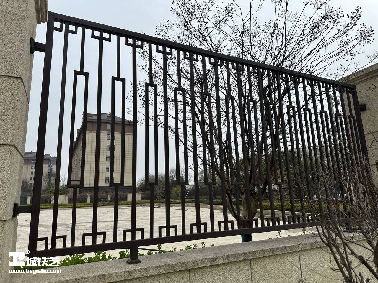 抖音万款铁艺栏杆第726期-视频讲解-铁艺围栏|铁艺围墙|围墙护栏TW23287-实景拍摄-图2